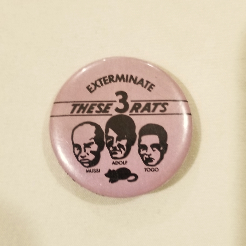 WW2 antifacist pinback